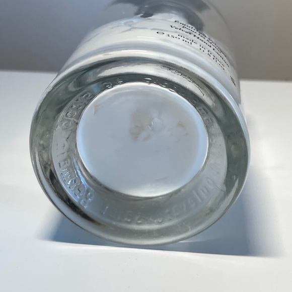 Diptyque Velvet Hand Lotion in glass container 350ml - Picture 2 of 5